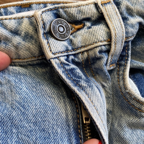 Zara, split flare leg style jeans. Size 2. High rise. My favorite jeans ever - Picture 6 of 11